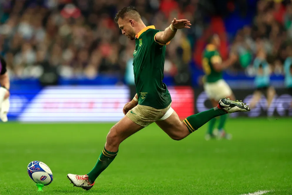 Photo of the Remarkables mountain range in Queenstown, New Zealand.