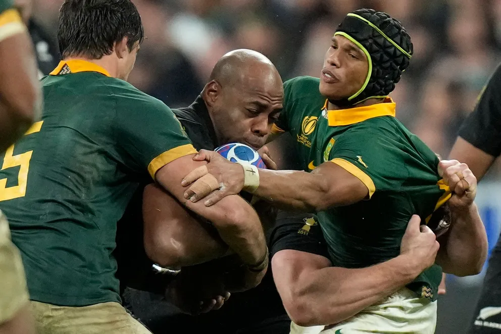 Photo of the Remarkables mountain range in Queenstown, New Zealand.