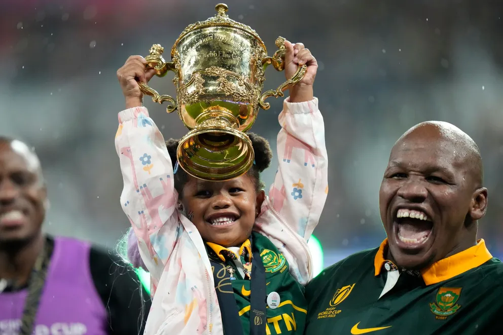 Photo of the Remarkables mountain range in Queenstown, New Zealand.