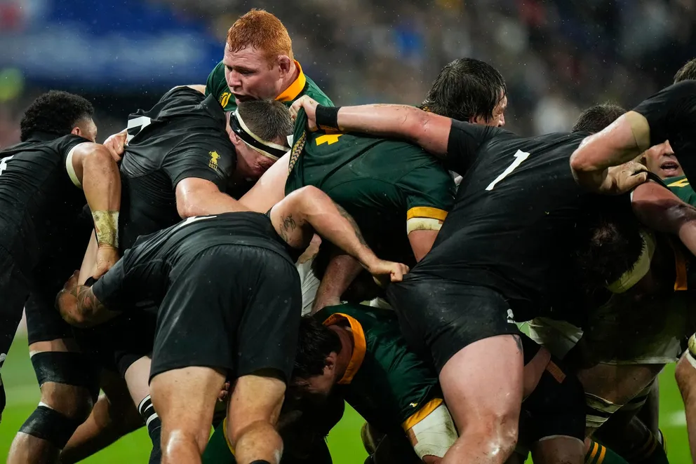 Photo of the Remarkables mountain range in Queenstown, New Zealand.
