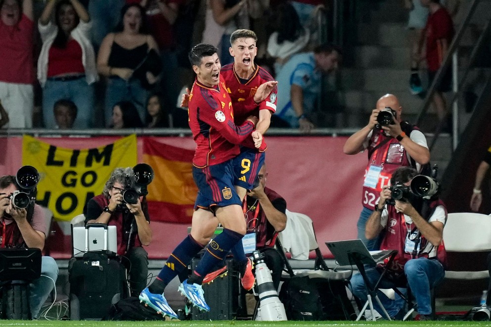 Alvaro Morata a Gavi.