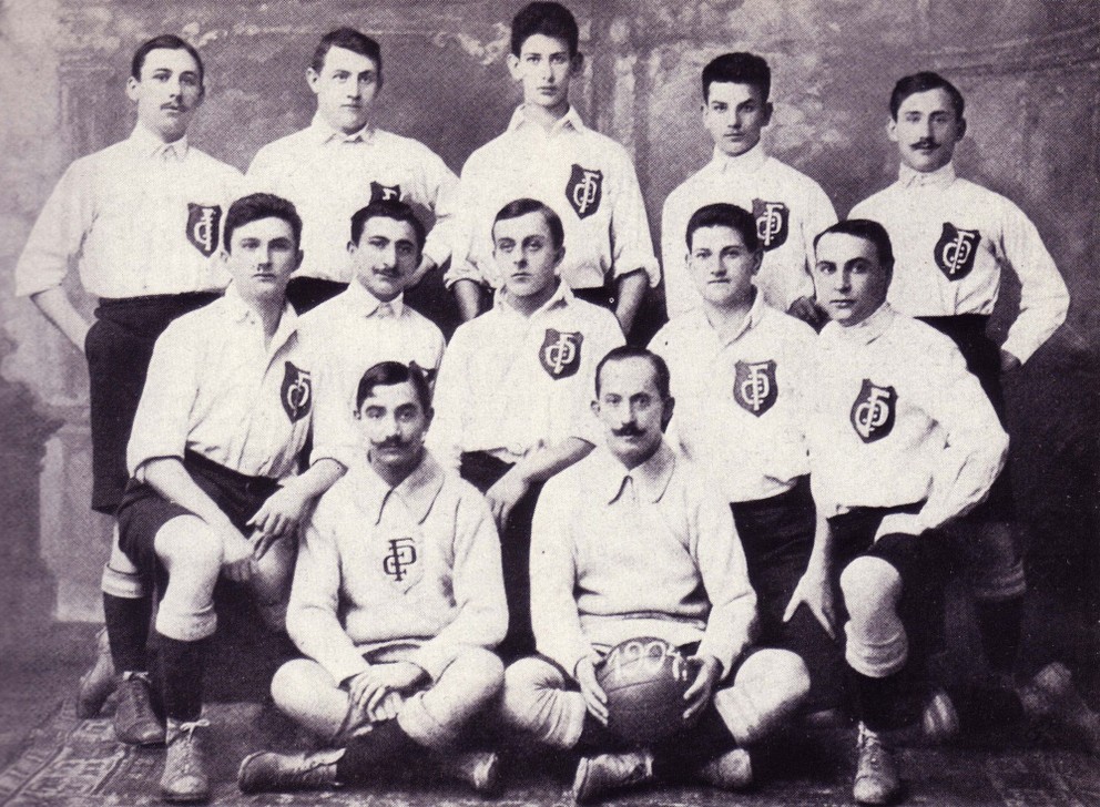 DFC Praha – mužstvo pražských Nemcov, prezývané aj „Deficit“. História tohto klubu sa začala už v poslednej dekáde 19. storočia, ako neželaný ho napokon rozpustili práve nemeckí okupanti.