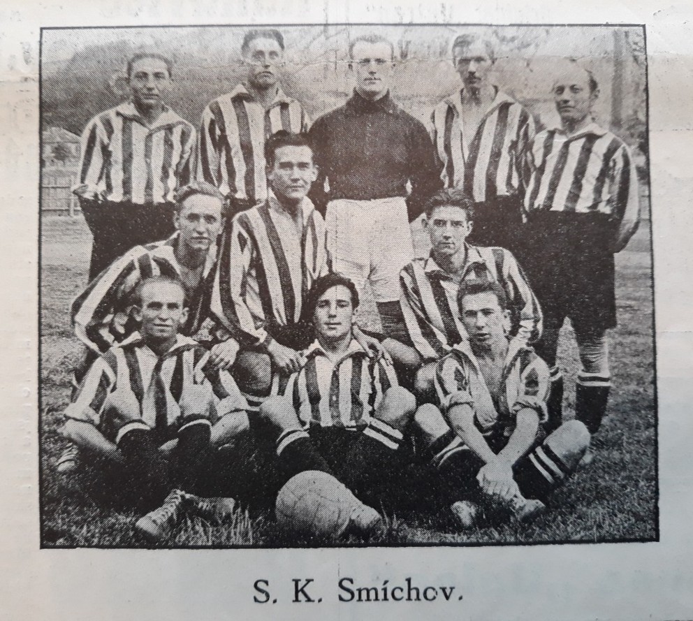 Aj na Smíchove sa odohrával čulý futbalový život – klub s názvom SK Smíchov pribudol na športovú mapu v roku 1904. Smíchovský futbal priniesol mnohých kvalitných hráčov, spomeňme neskoršieho slavistu a strelca finálového gólu na MS 1934 Antonína Puča.