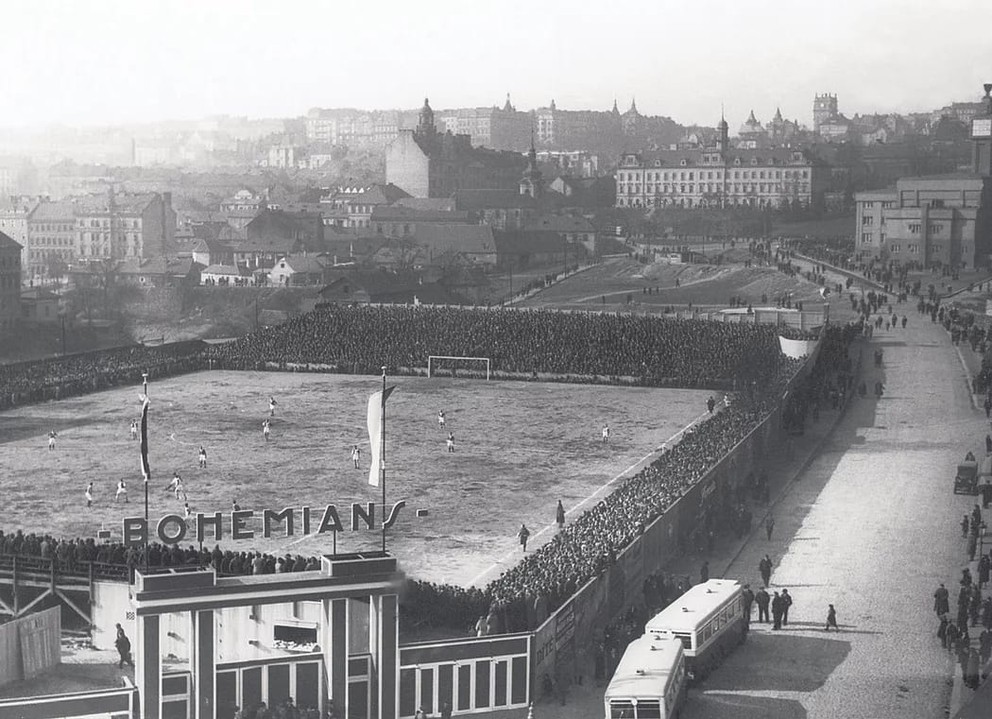 Dannerov štadión patril v čase otvorenia k najmodernejším v Československu, neskôr tento stánok začali nazývať Ďolíček – podľa pôvodného ihriska AFK Vršovice.