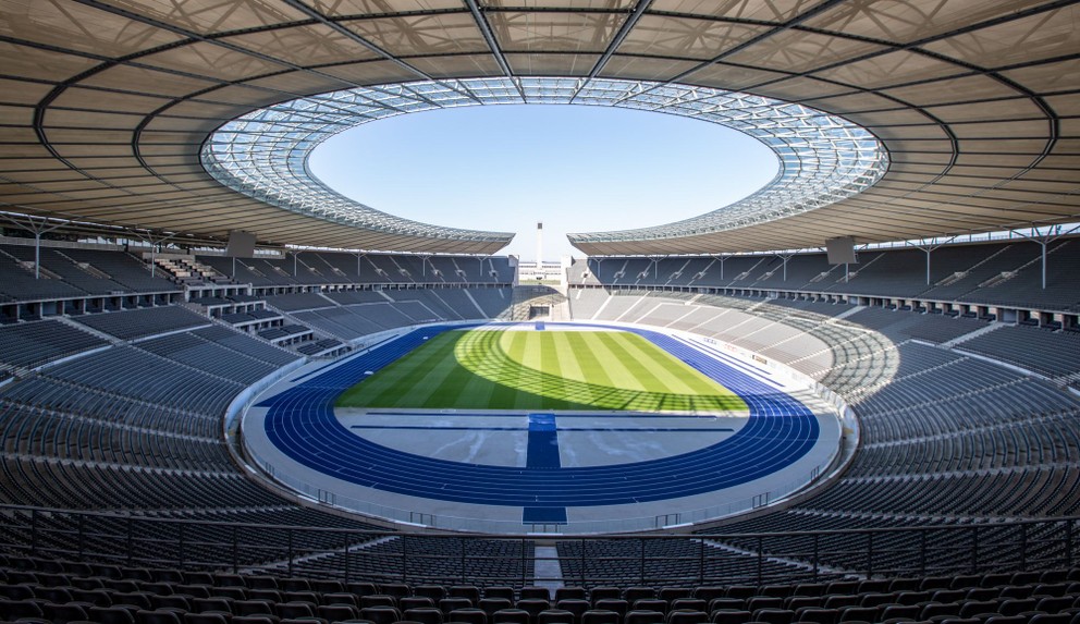 Olympijský štadión v Berlíne bude hostiť finálový zápas EURO 2024 v Nemecku, otvárací odohrajú v mníchovskej Alianz aréne.
