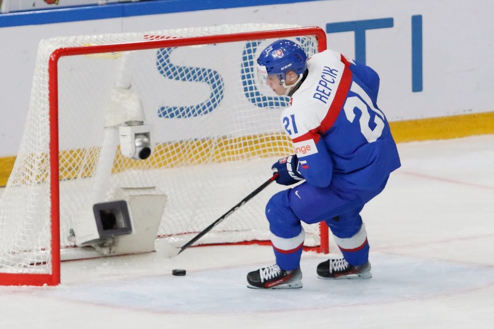 Peter Repčík v zápase Slovensko - Švajčiarsko na MS v hokeji 2024.