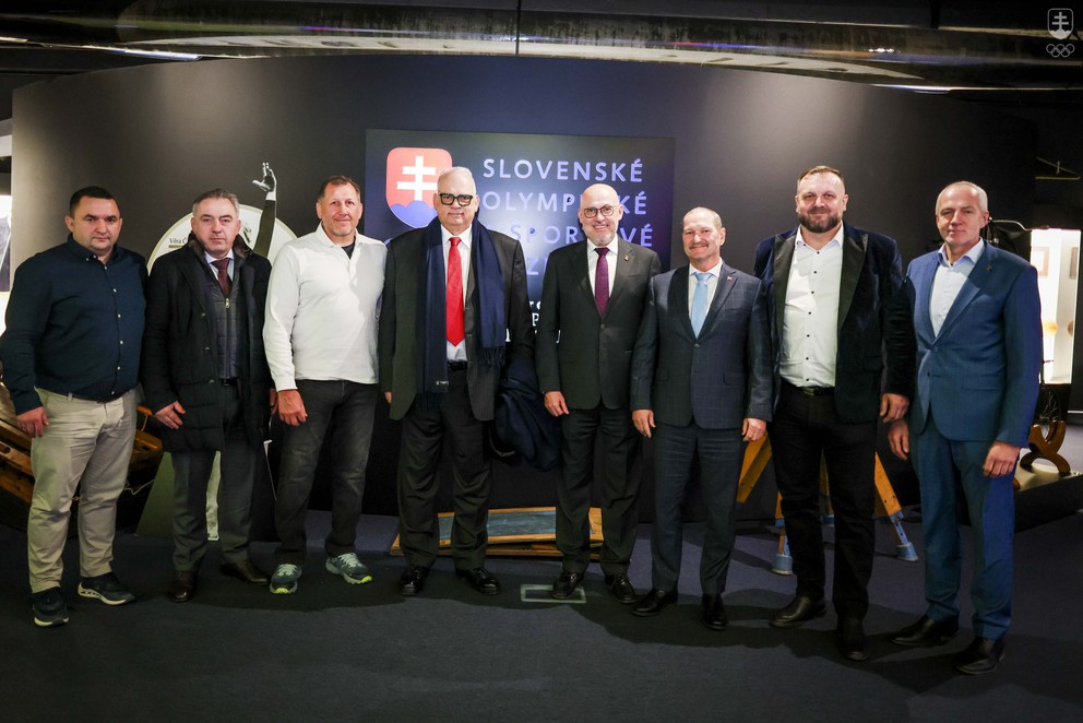 Člen MOV Nenad Lalovič a člen európskej rady UWW Željko Trajkovič v Bratislave.