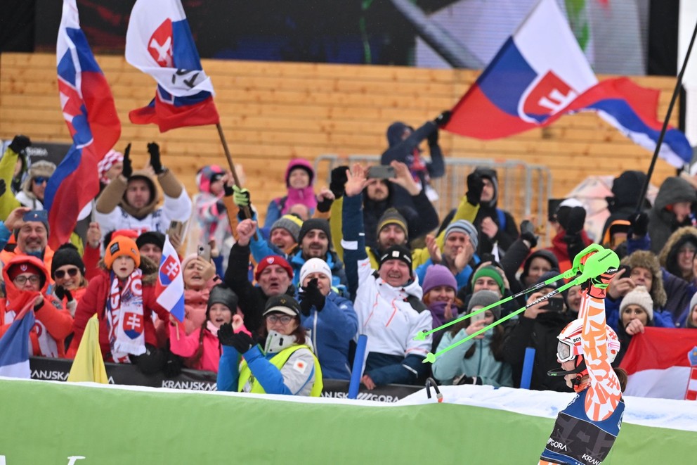 Petra Vlhová sa teší z víťazstva v slalome v Kranjskej Gore.