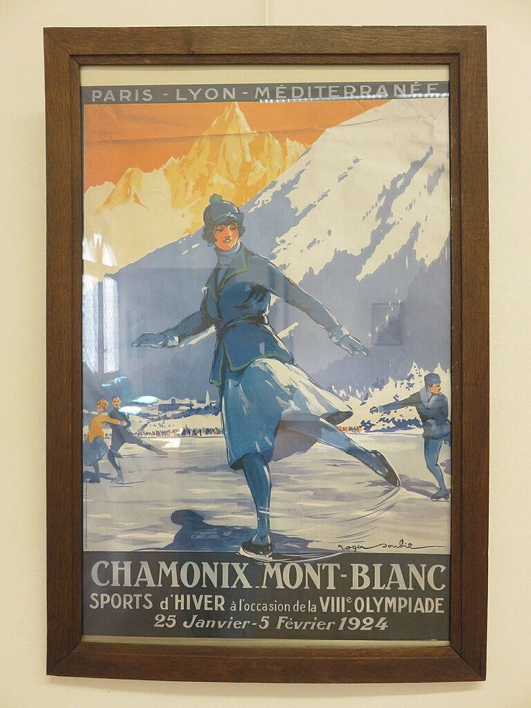 Jeden z plagátov k Medzinárodnému týždňu zimných športov v Chamonix. Táto verzia zobrazuje jediný šport, v ktorom vtedy súťažili aj ženy - krasokorčuľovanie.