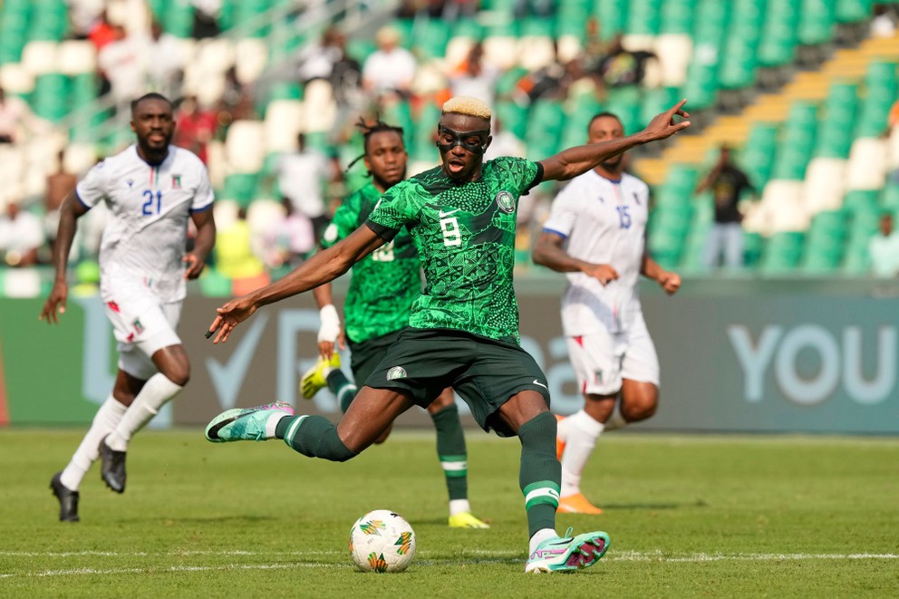 Victor Osimhen v zápase Nigéria - Rovníková Guinea na turnaji Africký pohár národov 2023.