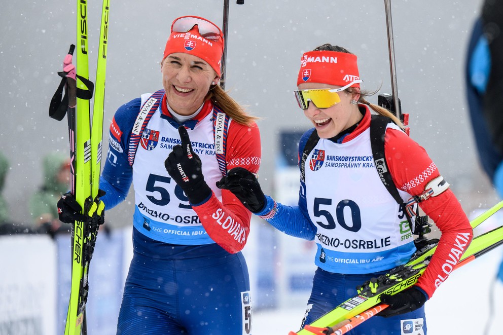 Slovenské biatlonistky Anastasia Kuzminová a Mária Remeňová počas ME v biatlone v Osrblí. 