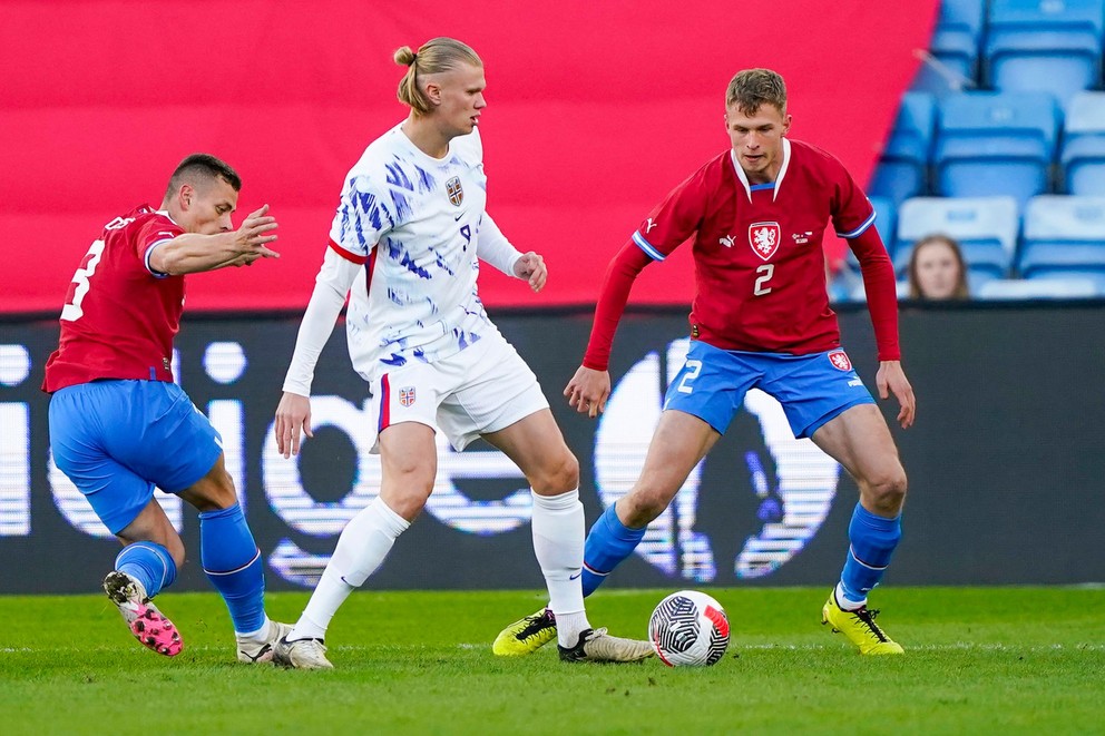 Nórsky útočník Erling Haaland v prípravnom zápase proti Česku. 