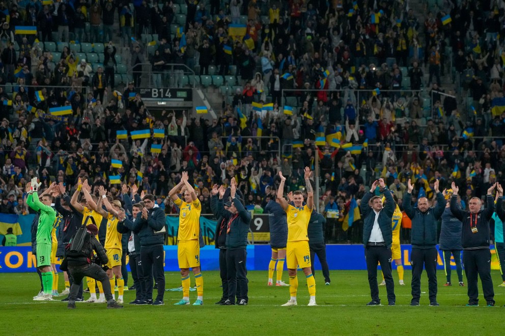 Futbalisti Ukrajiny sa tešia z postupu na EURO 2024.