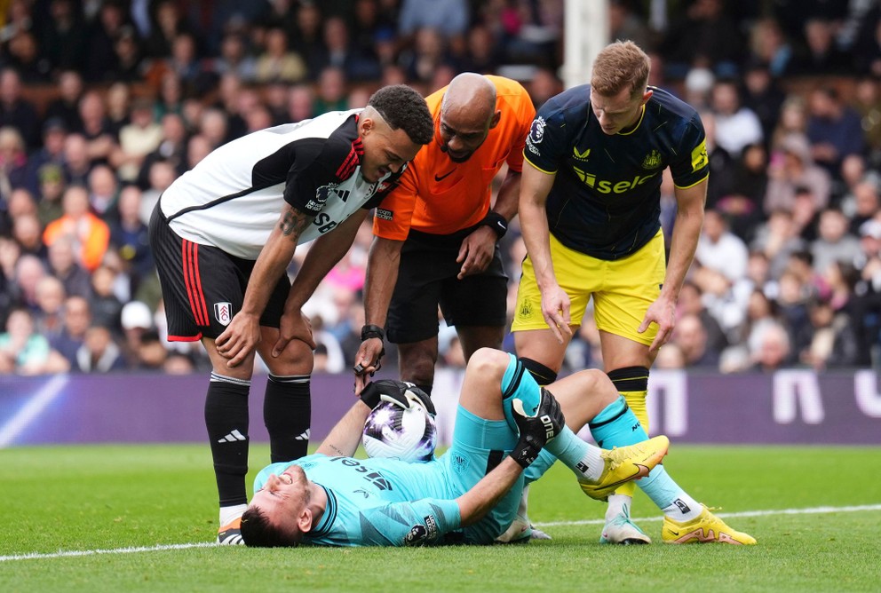 Martin Dúbravka v zápase Premier League Fulham FC - Newcastle United.