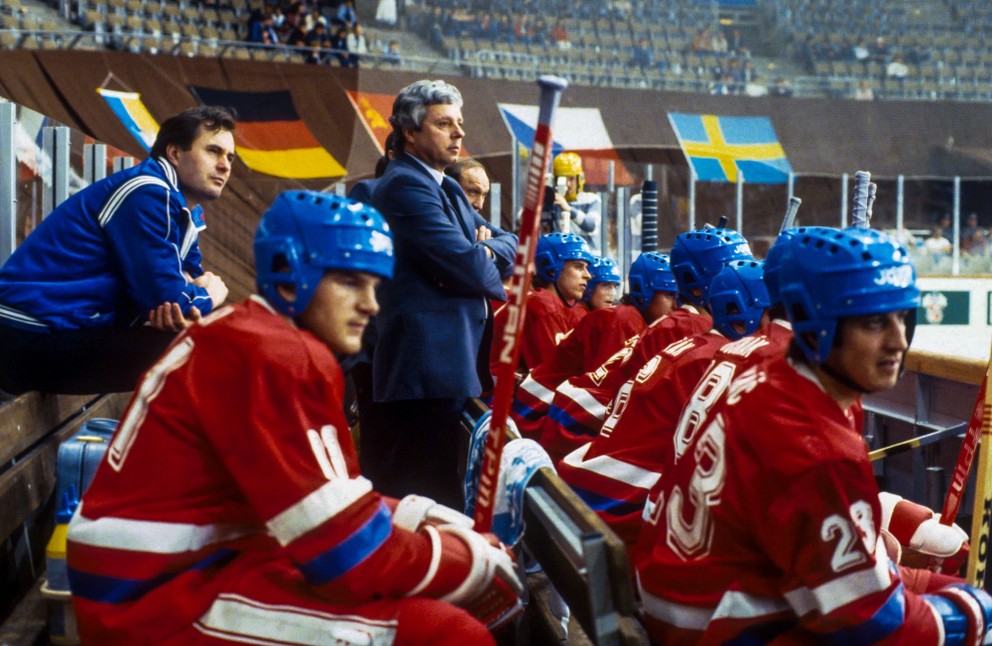 Tréner Luděk Bukač na striedačke československej hokejovej reprezentácie na MS 1983.