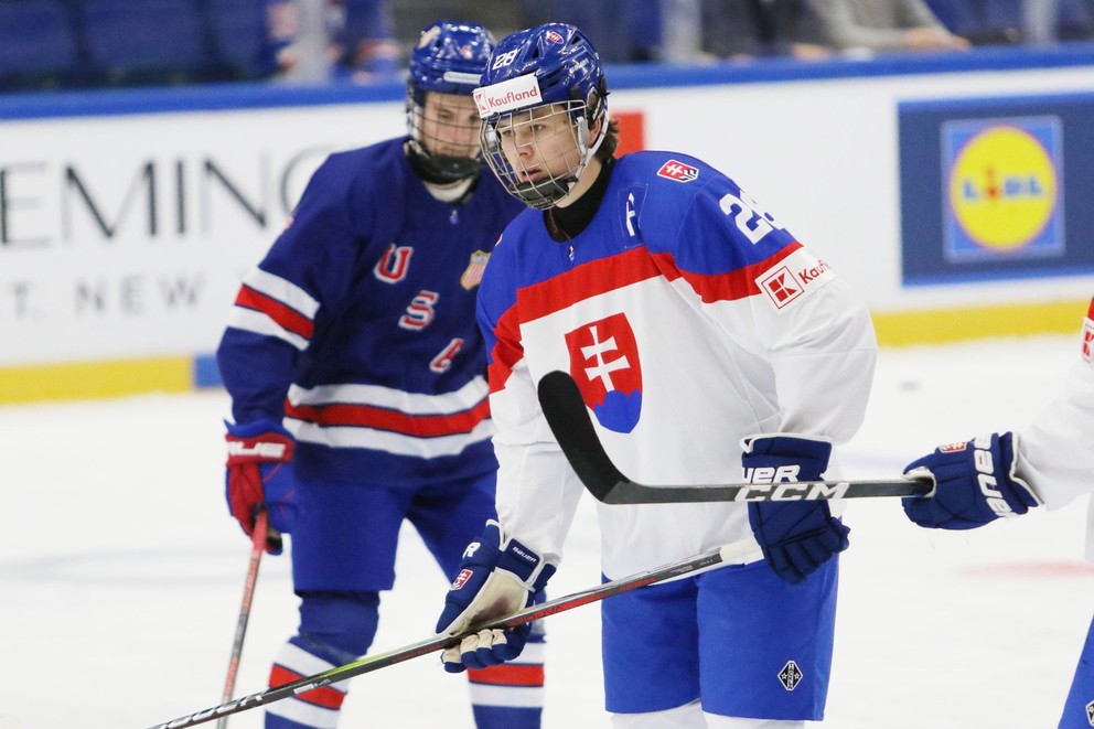 Tobias Pitka v semifinálovom zápasom Slovensko - USA na MS v hokeji hráčov do 18 rokov.