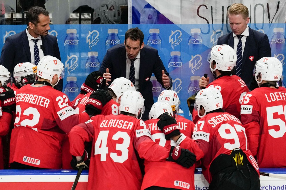 Tréner Patrick Fischer počas MS v hokeji 2024.