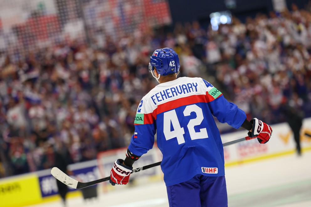 Martin Fehérváry v zápase Slovensko - USA v skupine B na MS v hokeji 2024.