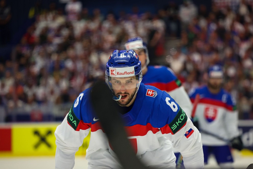 Lukáš Cingeľ v zápase Slovensko - Poľsko v skupine B na MS v hokeji 2024.