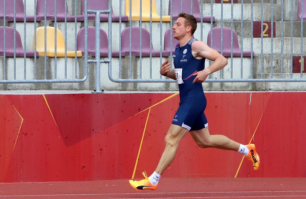 šprintér Ján Volko počas pretekov na 200 metrov počas majstrovstiev Slovenska