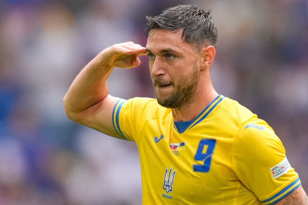 Roman Jaremčuk po góle v zápase Slovensko - Ukrajina na EURO 2024.