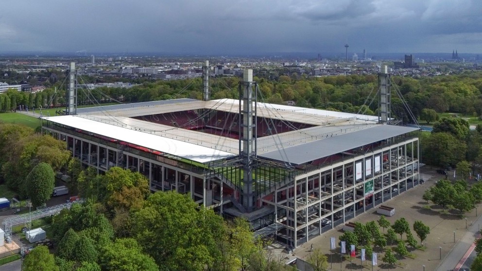 Štadión RheinEnergieStadion v Kolíne nad Rýnom. 