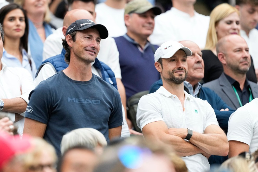 Tréner Juan Carlos Ferrero (vľavo) počas Wimbledonu 2024.