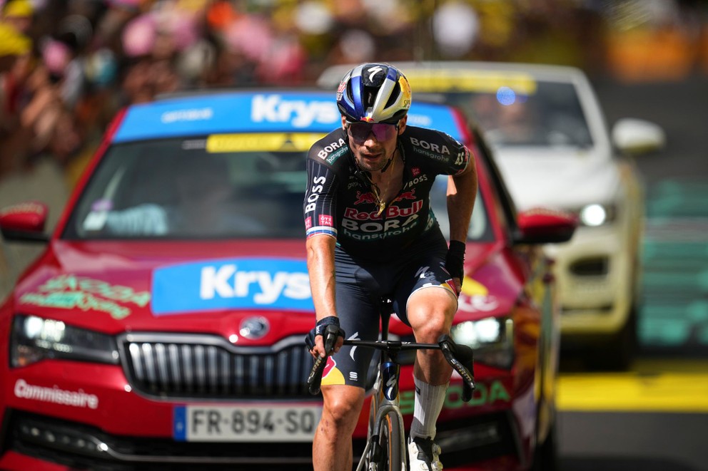 Slovinský cyklista Primož Roglič spadol v 12. etape Tour de France 2024. 