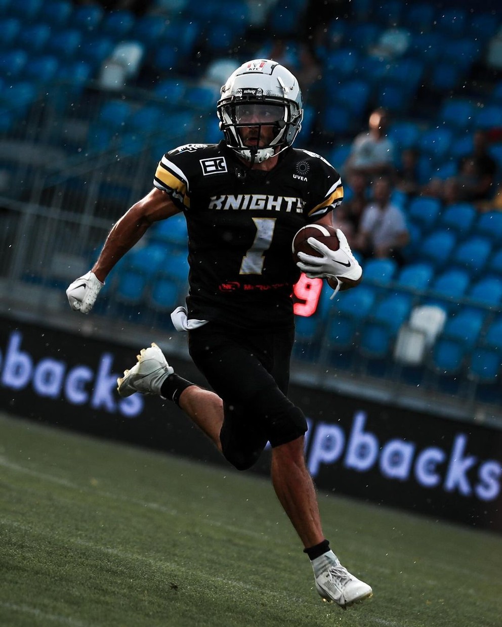 Wide receiver tímu Nitra Knights Ľuboš Paprčka. 