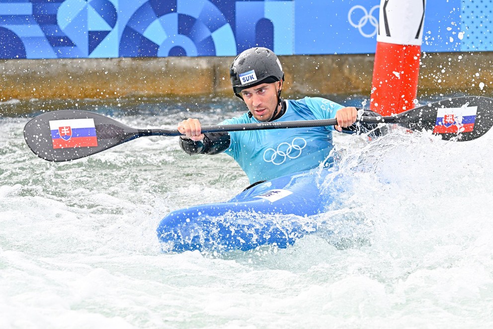 Jakub Grigar v jazde kajak na OH 2024 v Paríži.