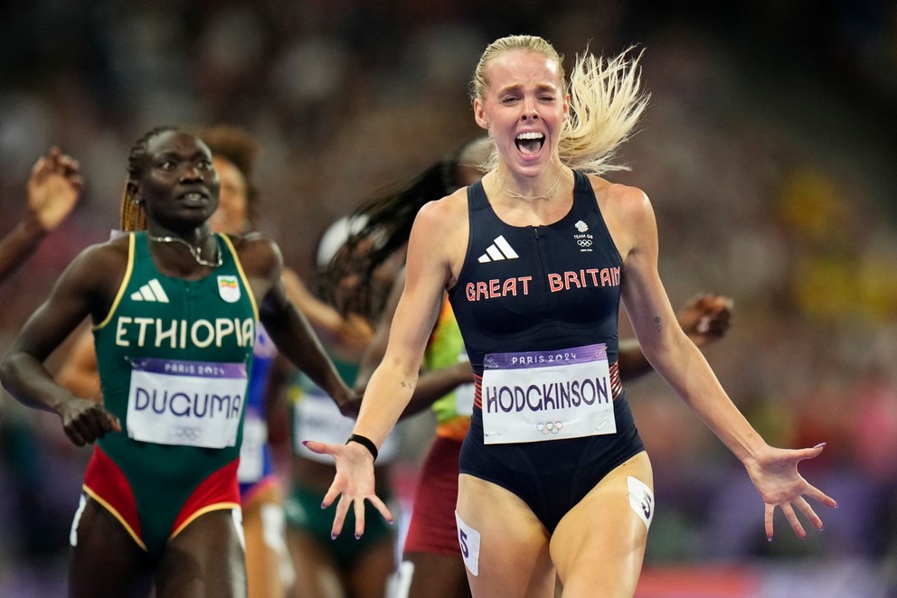 Britka Keely Hodgkinsonová získala zlatú medailu v behu na 800 m na OH 2024