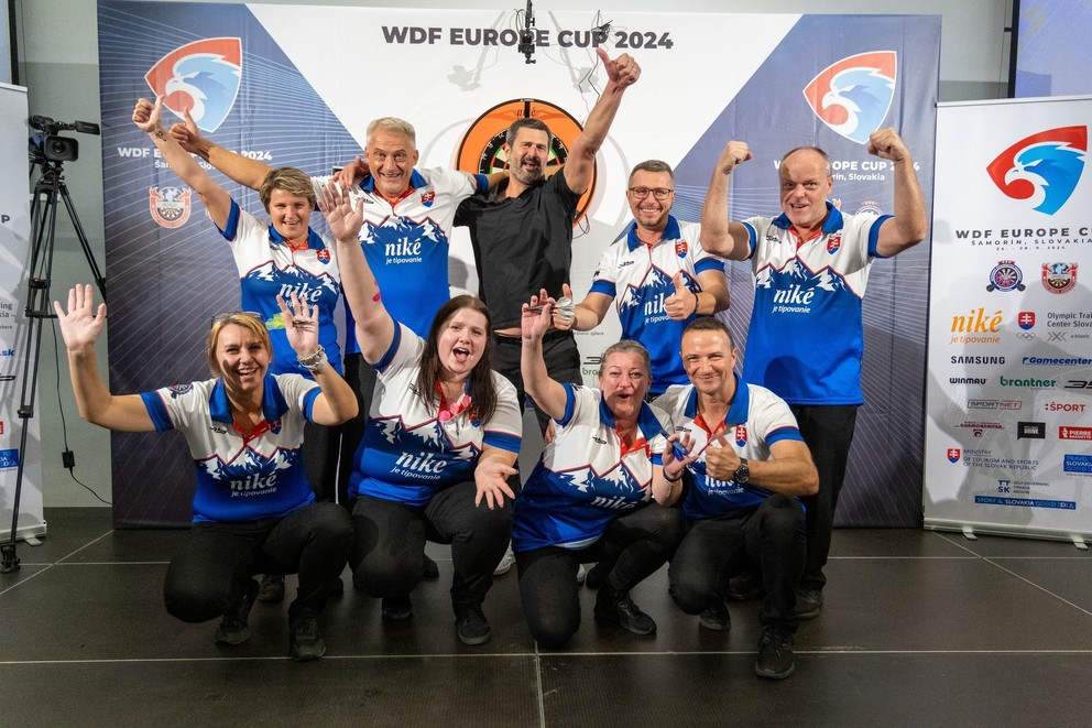 Slovenská reprezentácia v šípkach počas WDF Europe Cupu 2024.