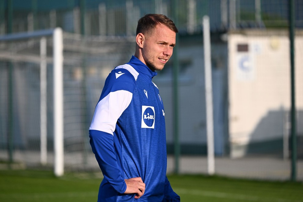 Ondrej Duda počas tréningu slovenskej futbalovej reprezentácie.