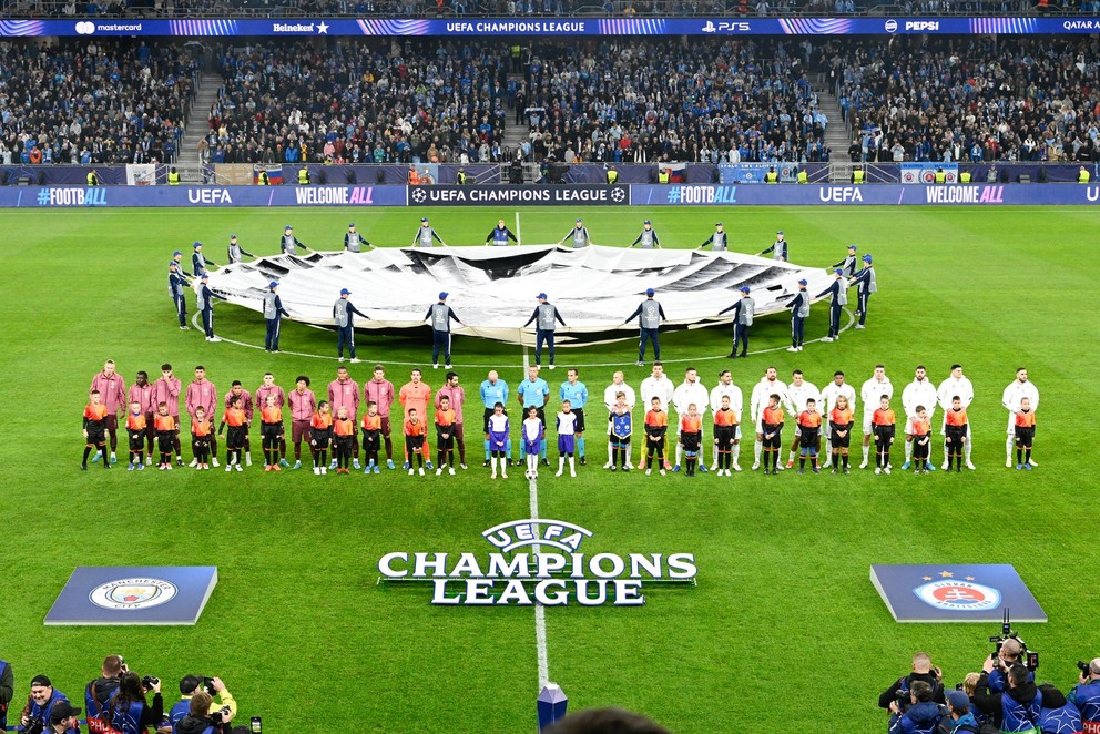 Nástup tímov pred zápasom Slovan Bratislava - Manchester City v 2. kole ligovej fázy Ligy majstrov.