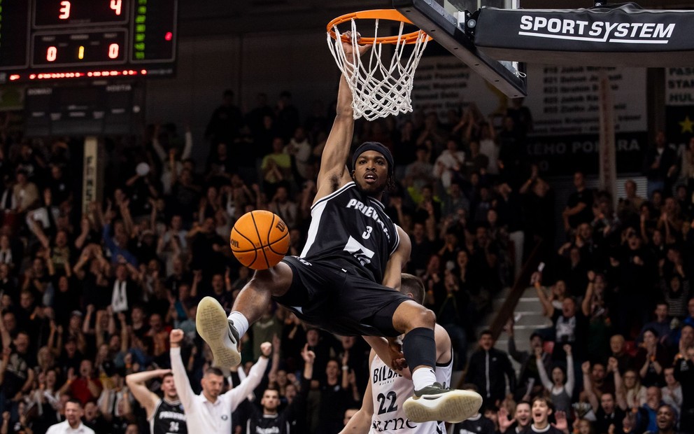 Keith Jordan (Prievidza) v zápase 3. kola J-skupiny Európskeho pohára (EP) FIBA v basketbale mužov medzi BC Prievidza - Bilbao Basket.