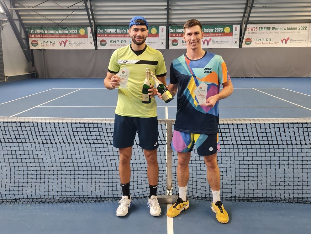 Lukáš Pokorný (vľavo) a Kai Wehnelt vyhrali štvorhru na turnaji ITF M15 Trnava 2024.