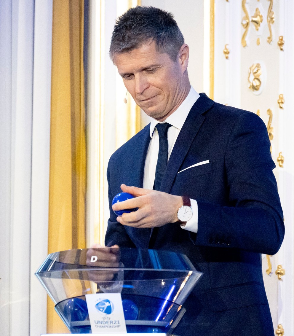 Ambasádor turnaja Vratislav Greško počas žrebu ME vo futbale do 21 rokov 2025.
