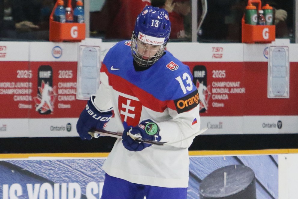 Tobias Tomik pred zápasom Slovensko - Švajčiarsko na MS hráčov do 20 rokov 2025. 