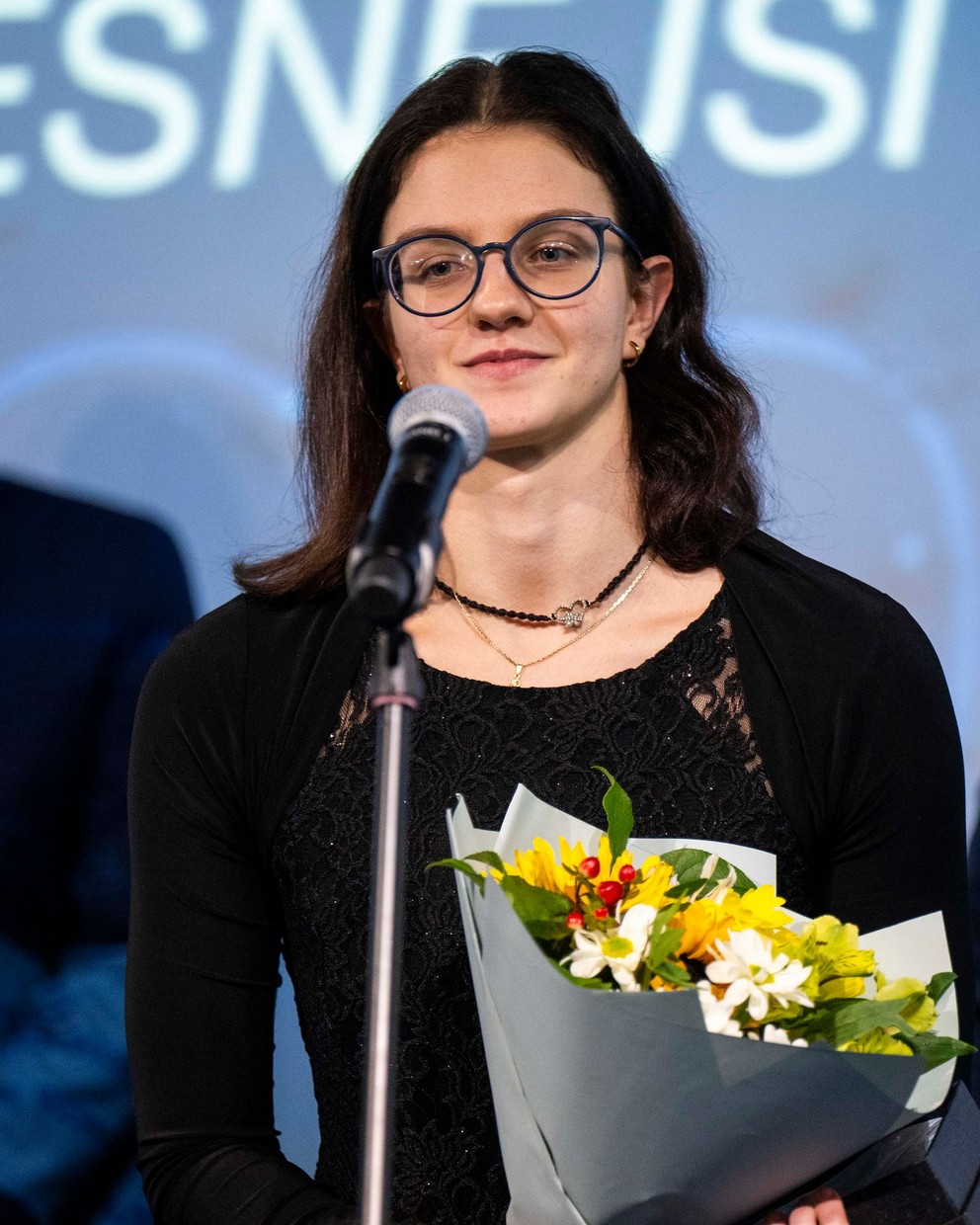 Na snímke ocenená plavkyňa Laura Gruchaľáková v kategórii juniorky počas odovzdávania ocenení najúspešnejších športovcov Slovenskej plaveckej federácie (SPF) 22. januára 2025 v Bratislave. FOTO TASR - Jakub Kotian

- Slovensko
- šport
- plávanie
- Slovenská
- plavecká
- federácia
- SPF
- anketa
- 2024
- plavci
- BAX