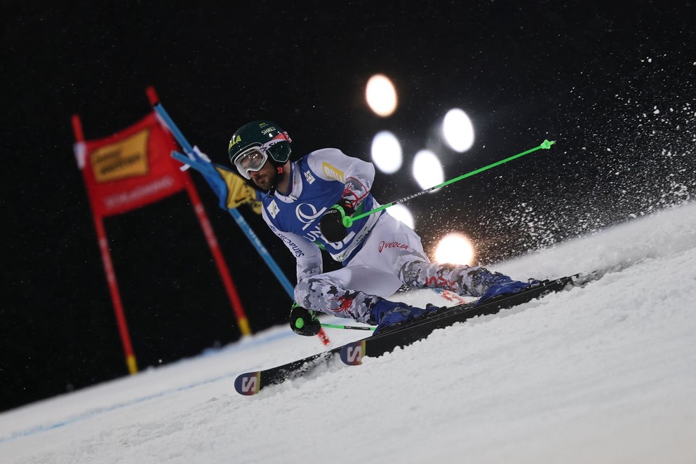 Slovák Andreas Žampa počas 1. kola nočného obrovského slalomu v rakúskom stredisku Schladming.