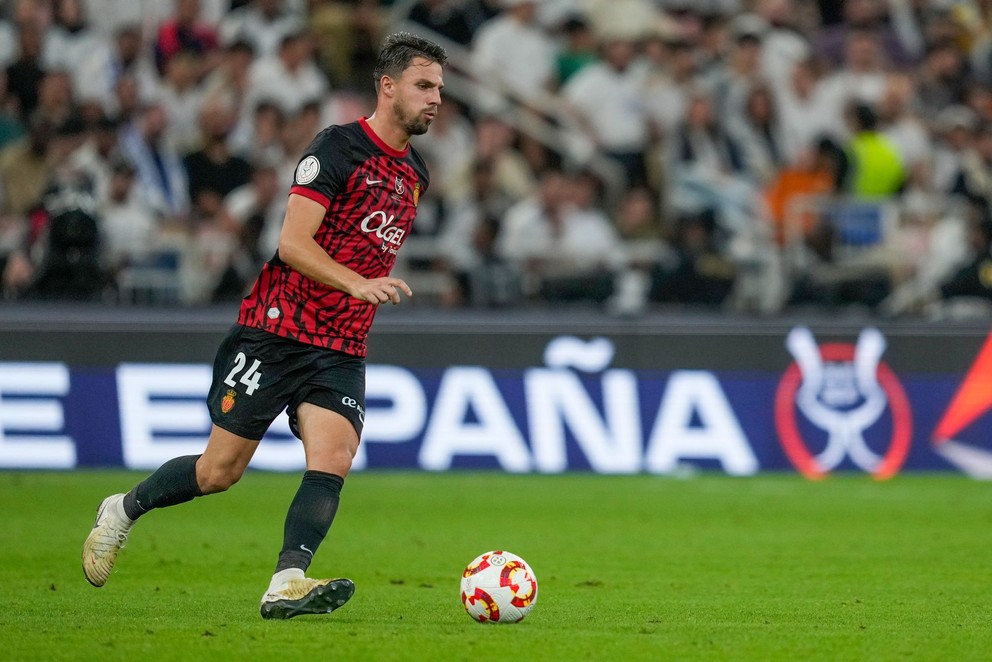 Martin Valjent v zápase Real Madrid - RCD Mallorca v semifinále španielskeho Superpohára.