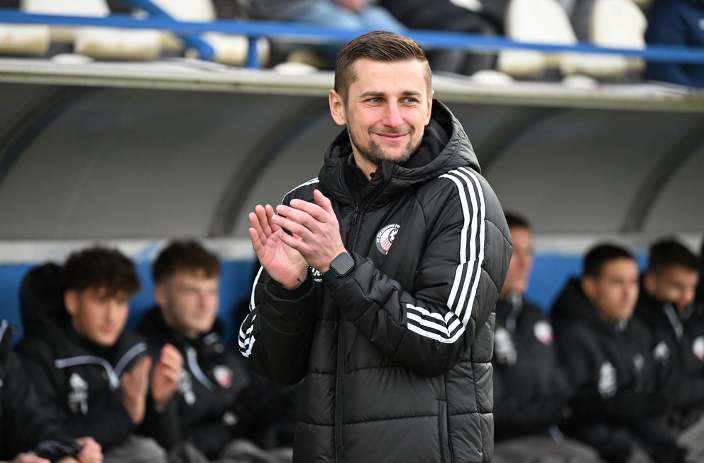 Tréner FK Železiarne Podbrezová Štefan Markulík.