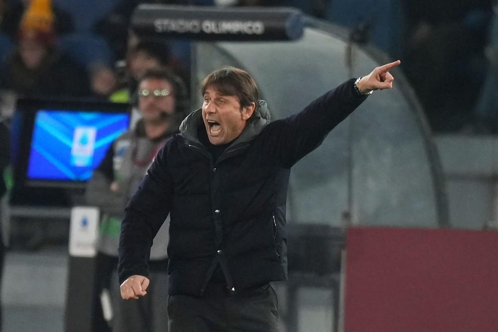 Tréner Neapolu Antonio Conte.
