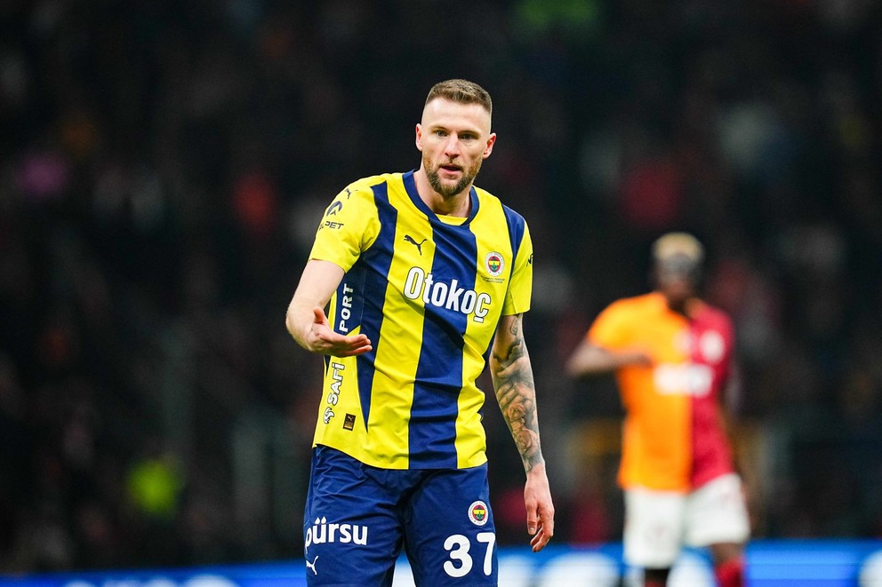 Milan Škriniar v drese Fenerbahce Istanbul.