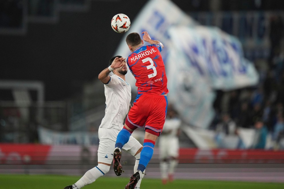 Svetozar Markovič (v červenom drese). 