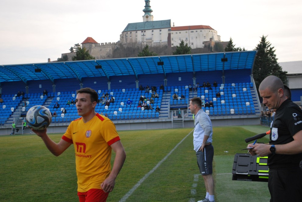 Ostrý Márk Darázs si urobil poriadok na ľavej strane obrany aj pod Nitrianskym hradom.