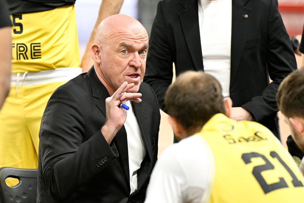Na snímke tréner Interu Aramis Naglič počas semifinále ENBL Glasora Final Four Inter Bratislava – CSO Voluntari.