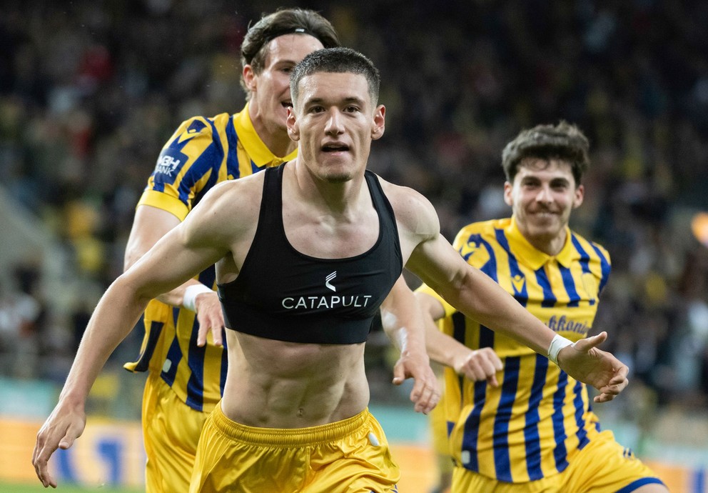 Na snímke gólová radosť futbalistov DAC po góle na 2:1, v popredí strelec gólu Damir Redzic.