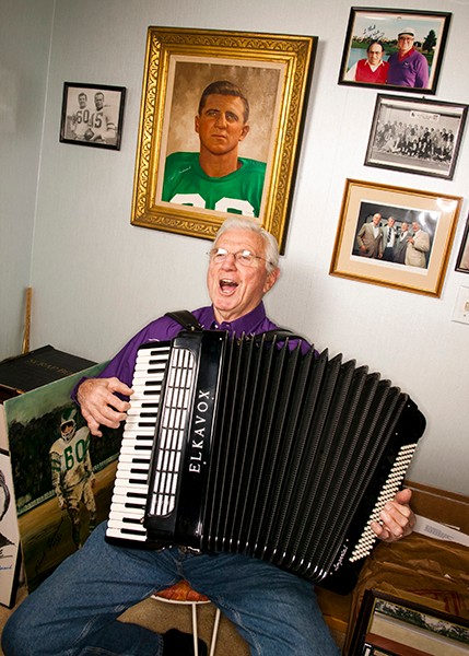 Chuck Bednarik played on accordion Slovak songs. 