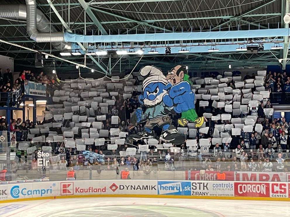 Choreo nitrianskych fanúšikov na zápase Tipos extraligy Nitra - Žilina.